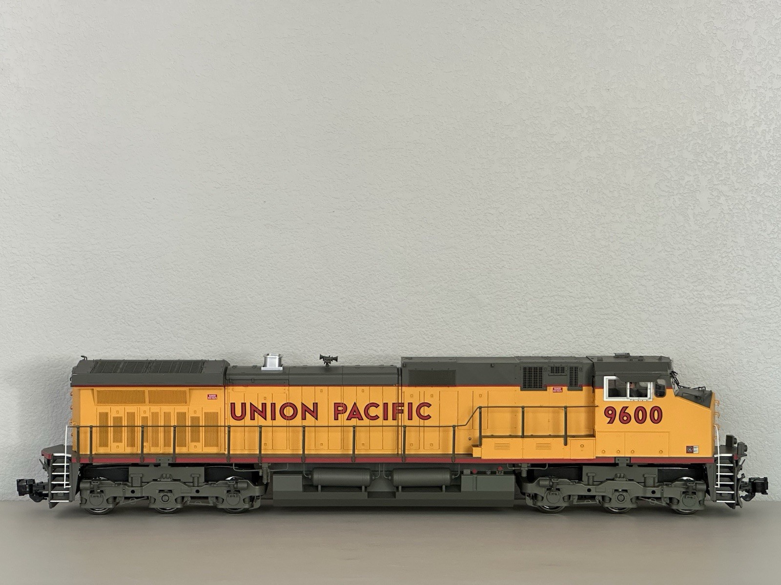 Aristo-Craft Union Pacific “Original Scheme” Dash-9 #9600 ART-23004-B (see note)