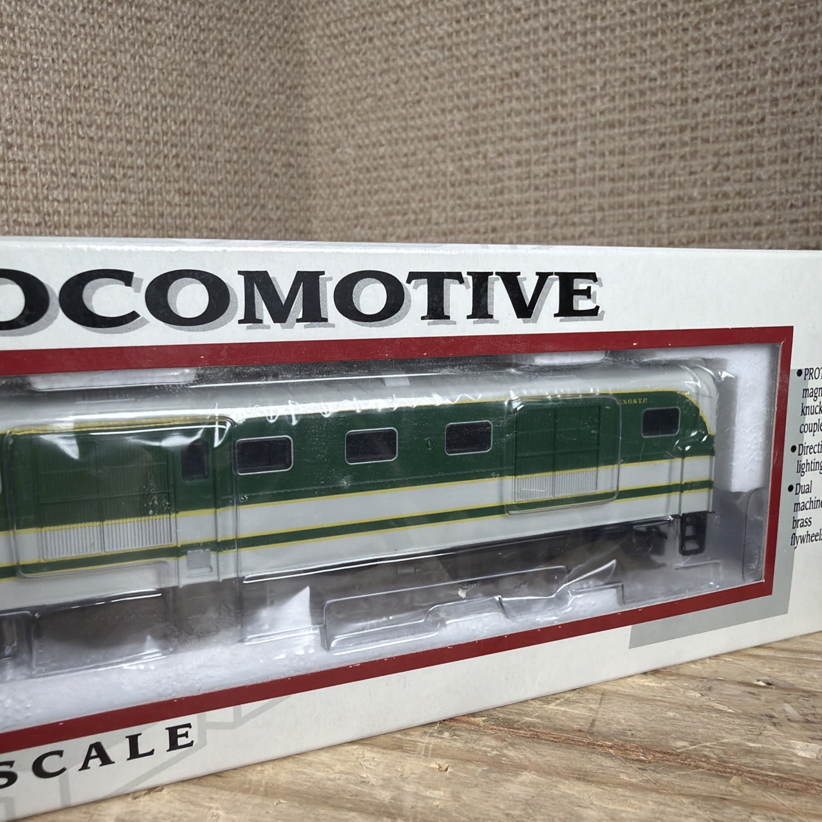 Proto 1000 30573 HO Scale Southern DL-109 Diesel Locomotive SOU #6401