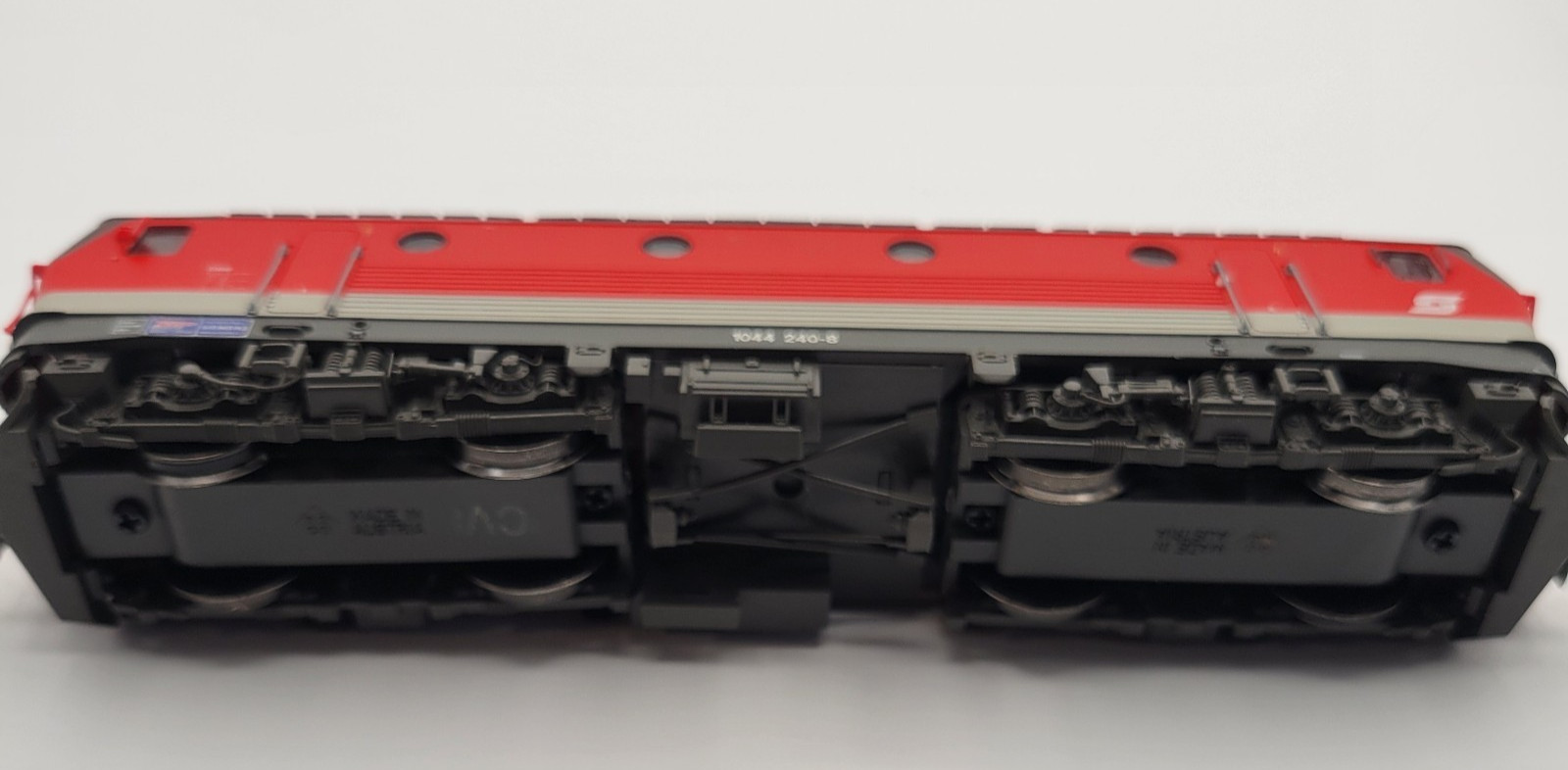 NEW IN BOX Roco 43724 1044 240-8 Red/Grey High Aerators OBB LOCOMOTOVE HO Scale