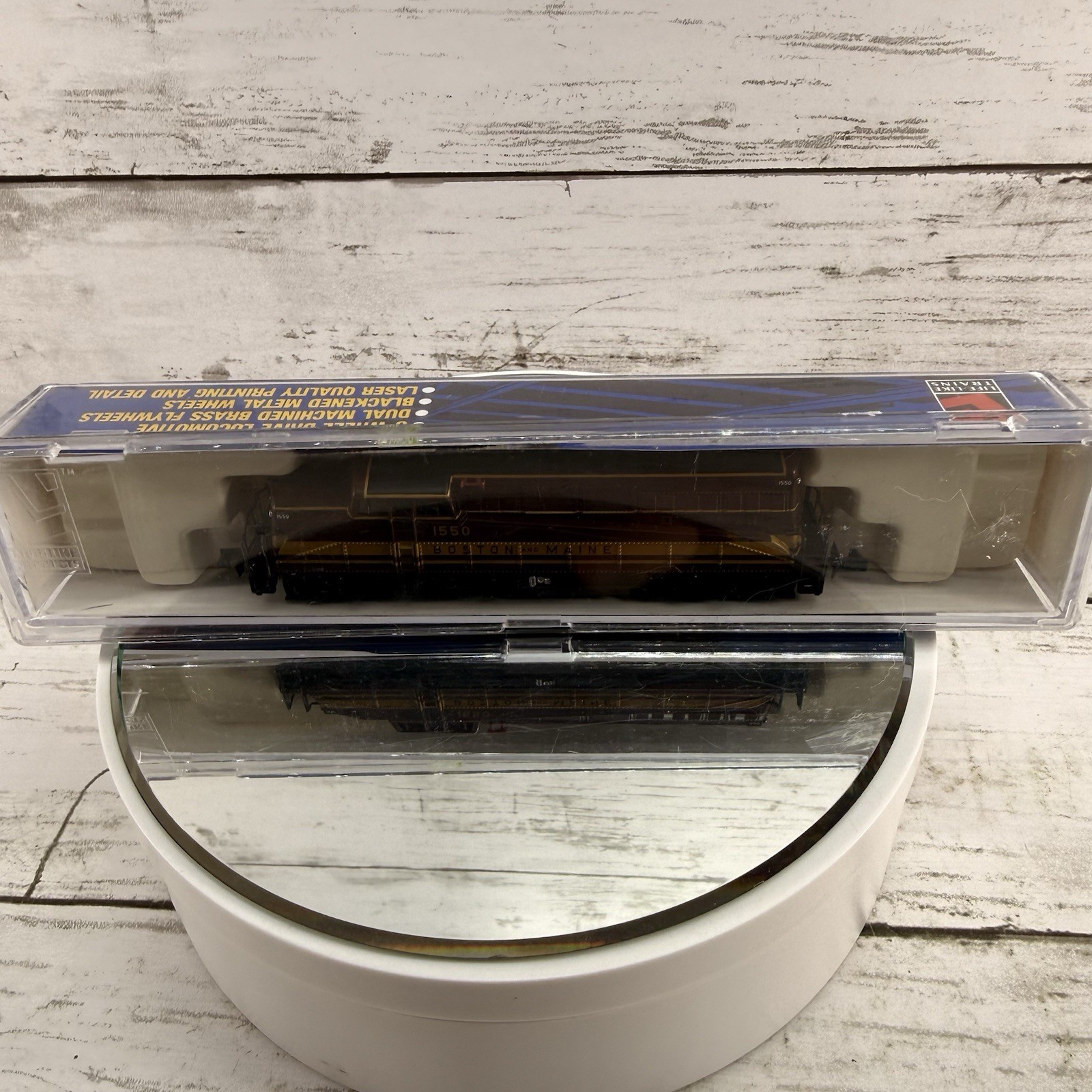 Life-Like N Scale BL2 Boston & Maine #1550 Diesel Locomotive Runs READ