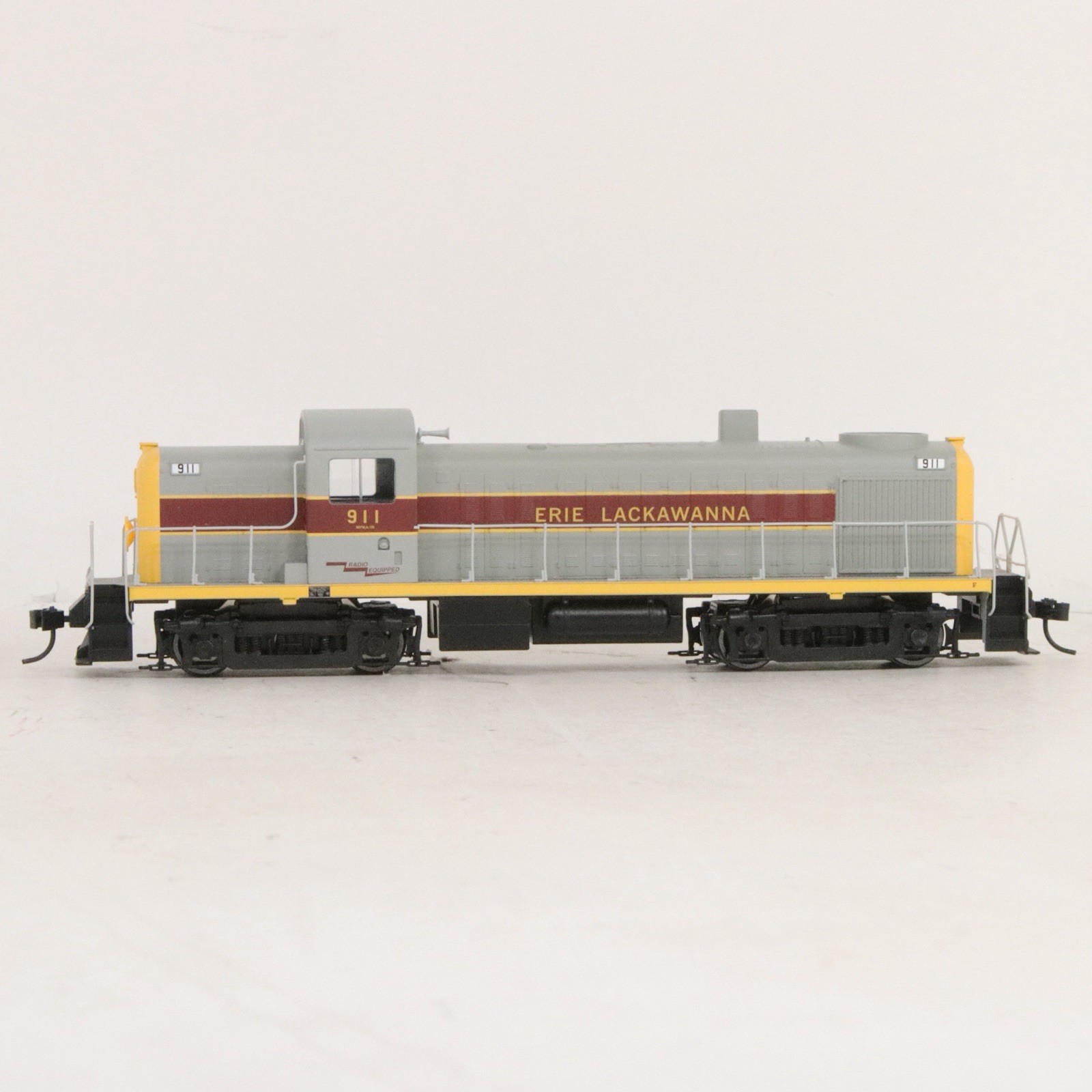 Life Like Proto 1000 HO Scale Erie Lackawanna EL #911 RS-2 DC Powered