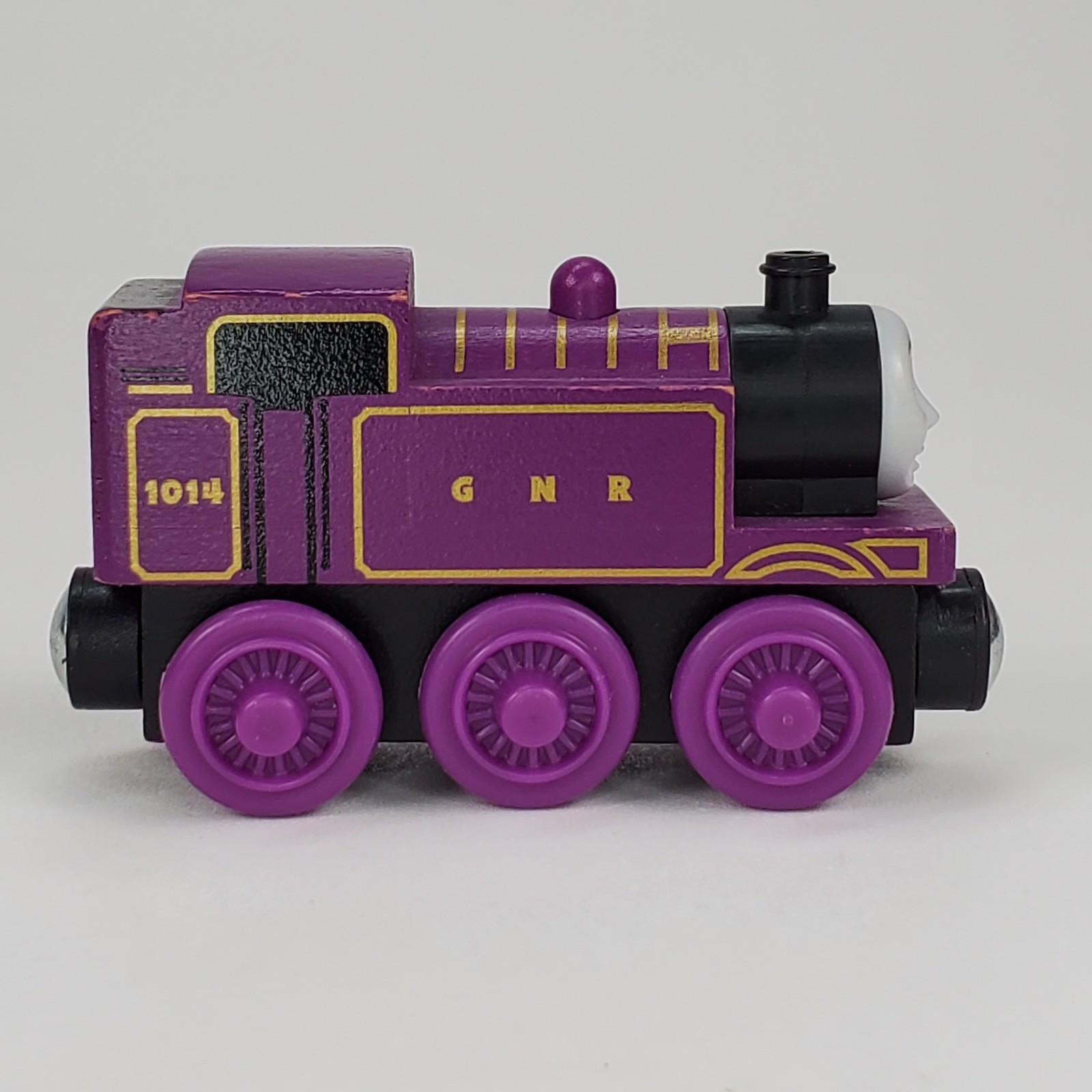 Thomas & Friends Wooden Railway Ryan Purple GNR 1014 Magnetic Engine CDJ04
