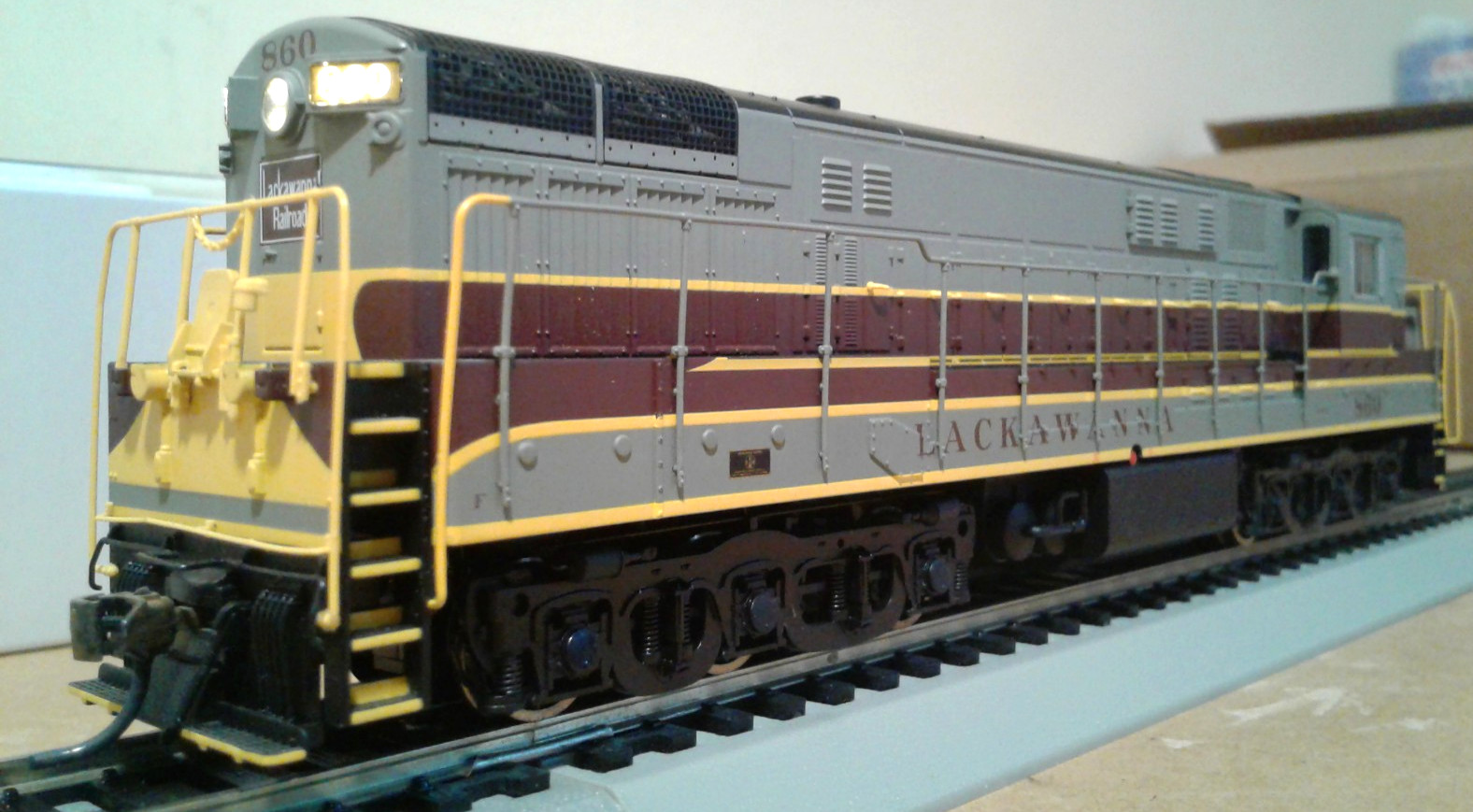 HO ATLAS FAIRBANKS-MORSE H24-66 TRAINMASTER LACKAWANNA DL&W #860 DCC & SOUND