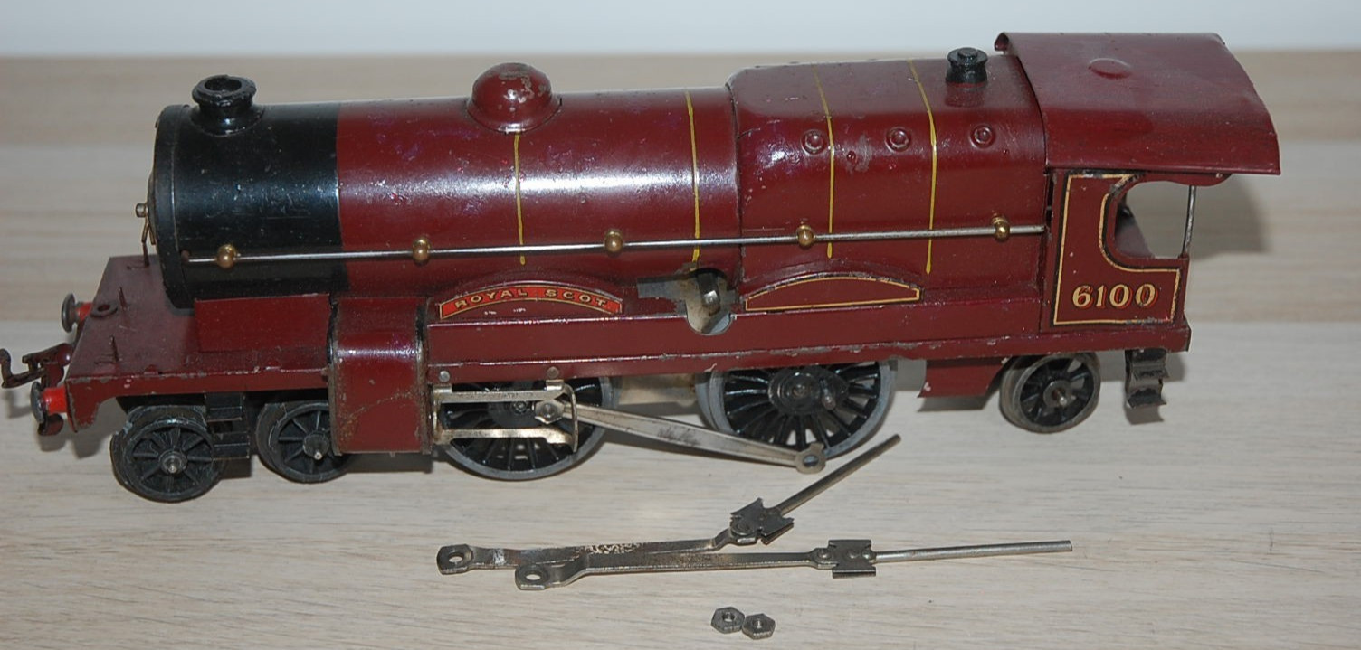 HORNBY O GAUGE CLOCKWORK No 3C ‘ROYAL SCOT’ LOCOMOTIVE IN RED LMS LIVERY
