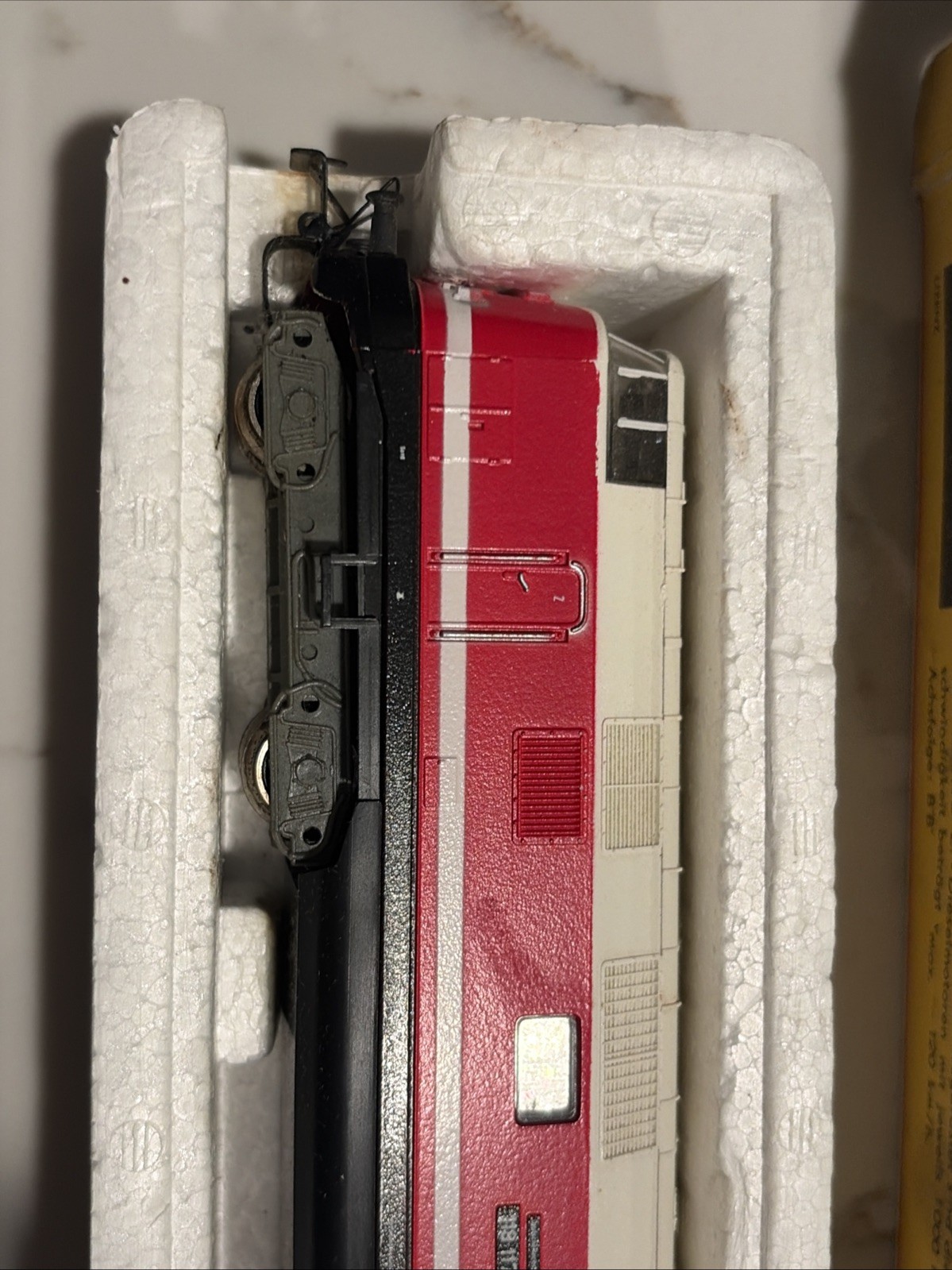 PIKO HO gauge BR 118 Diesel Locomotive in red & white livery