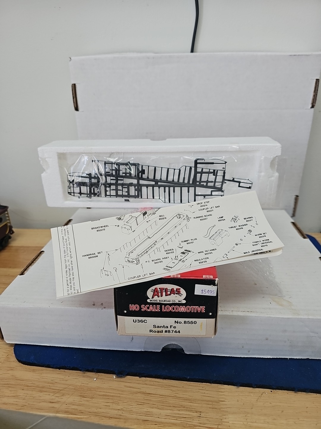 Atlas HO 8550 Santa Fe Kodachrome U36C Road #8744 ,New. DCC Ready