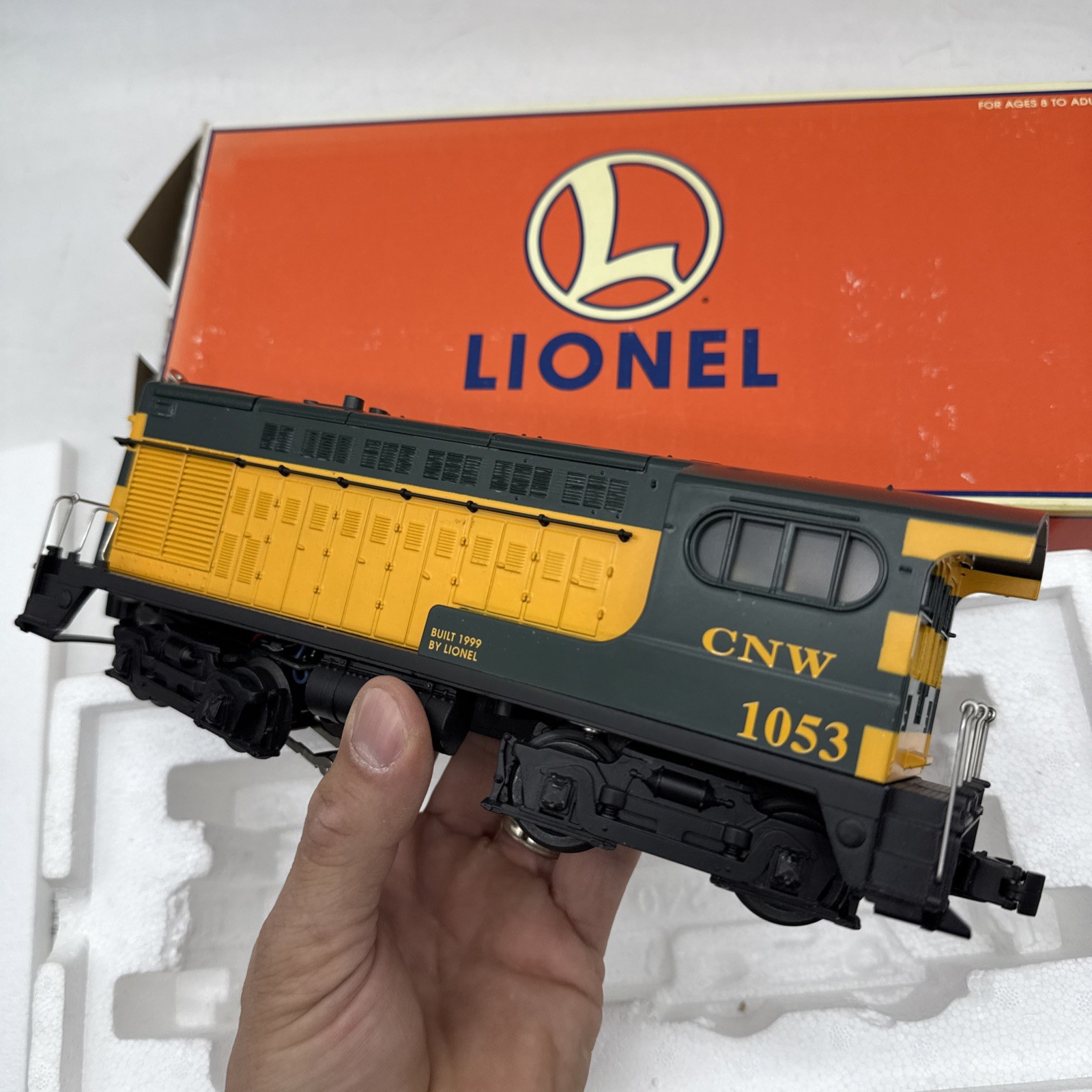 LIONEL 6-18876 C&NW 1053 H12-44 SWITCHER LOCOMOTIVE CHICAGO & NORTHWESTERN