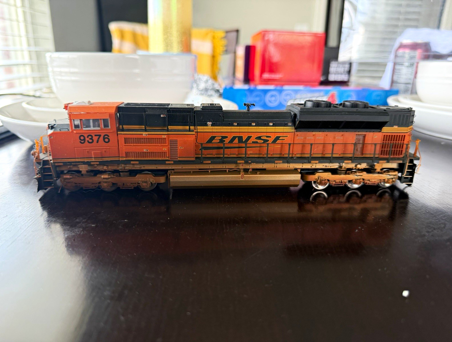 Athearn Ho Scale BNSF SD70ACe 9376 Diesel Locomotive LokSelect Installed