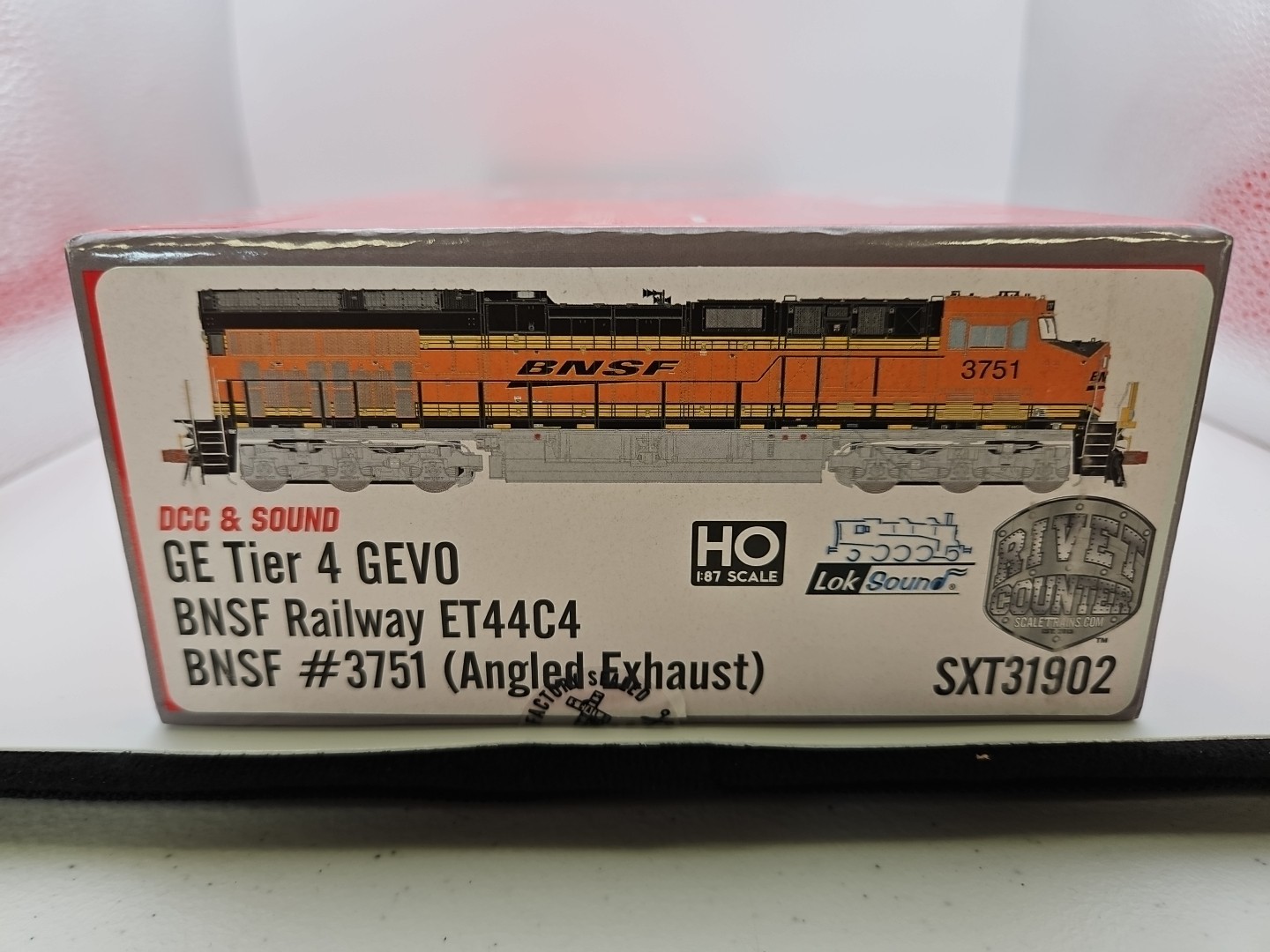 Scaletrains BNSF Railway ET44C4 #3751 W/ESU LokSound & DCC Custom Weathered