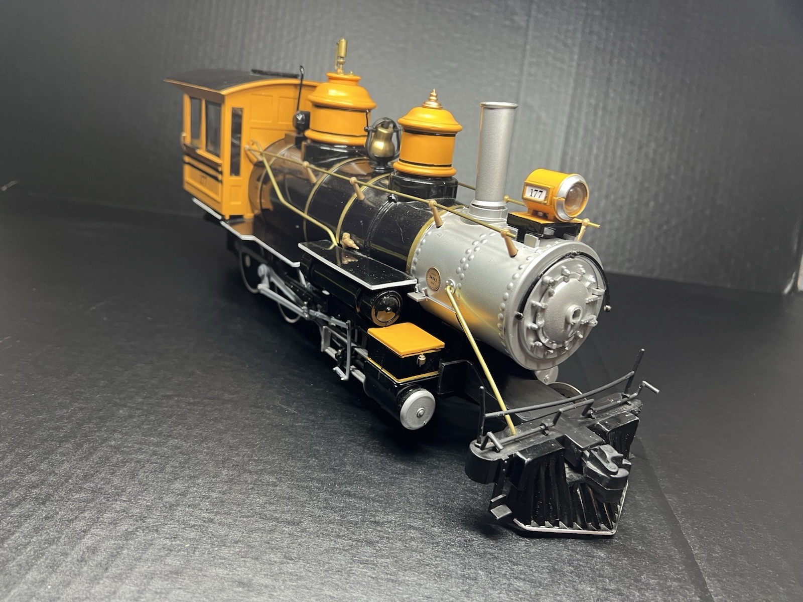 Vintage Steam Locomotive Model No. 177 – Large Display Train