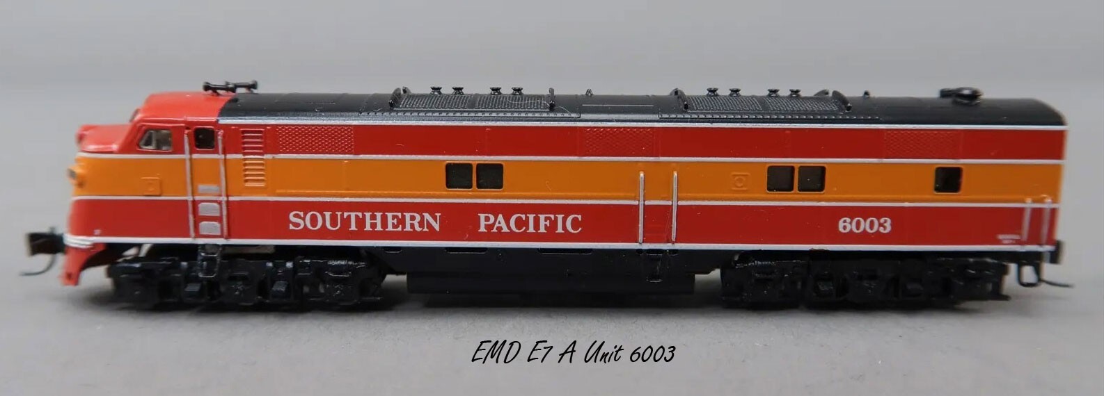 AZL 1941 SP Daylight Set 2843/2603 – E7A/B/B + 12 Passenger Cars Z Scale Z Gauge