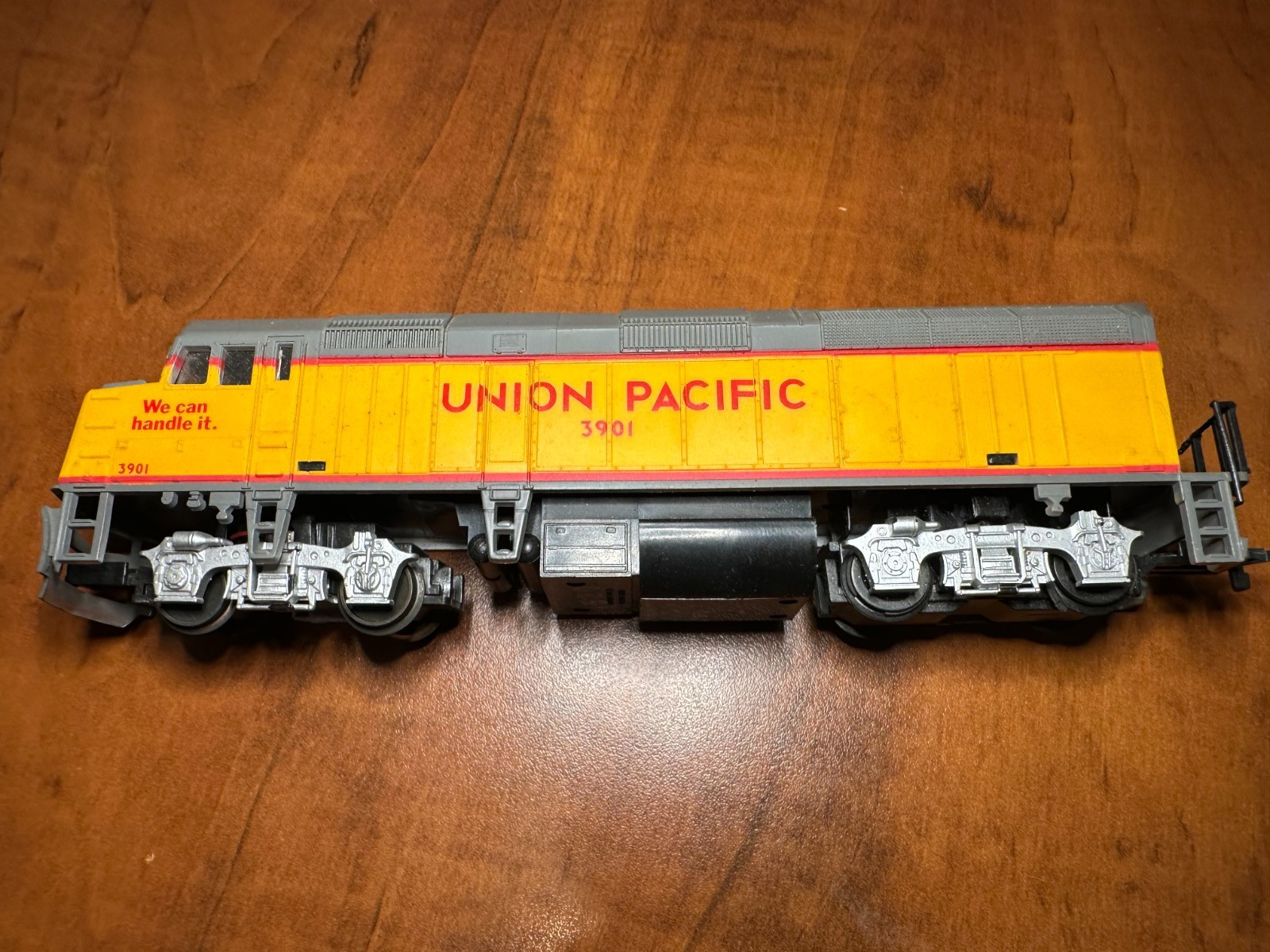 Athearn Union Pacific #3901 HO Diesel Locomotive Yellow/Gray/Red/Black