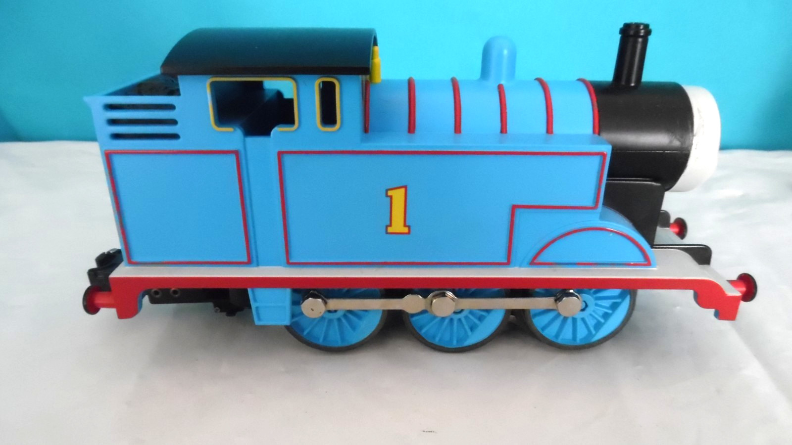 Lionel Thomas & Friends Train Engine w/ 2-Annie & 2-Clarabel Cars, O Gauge