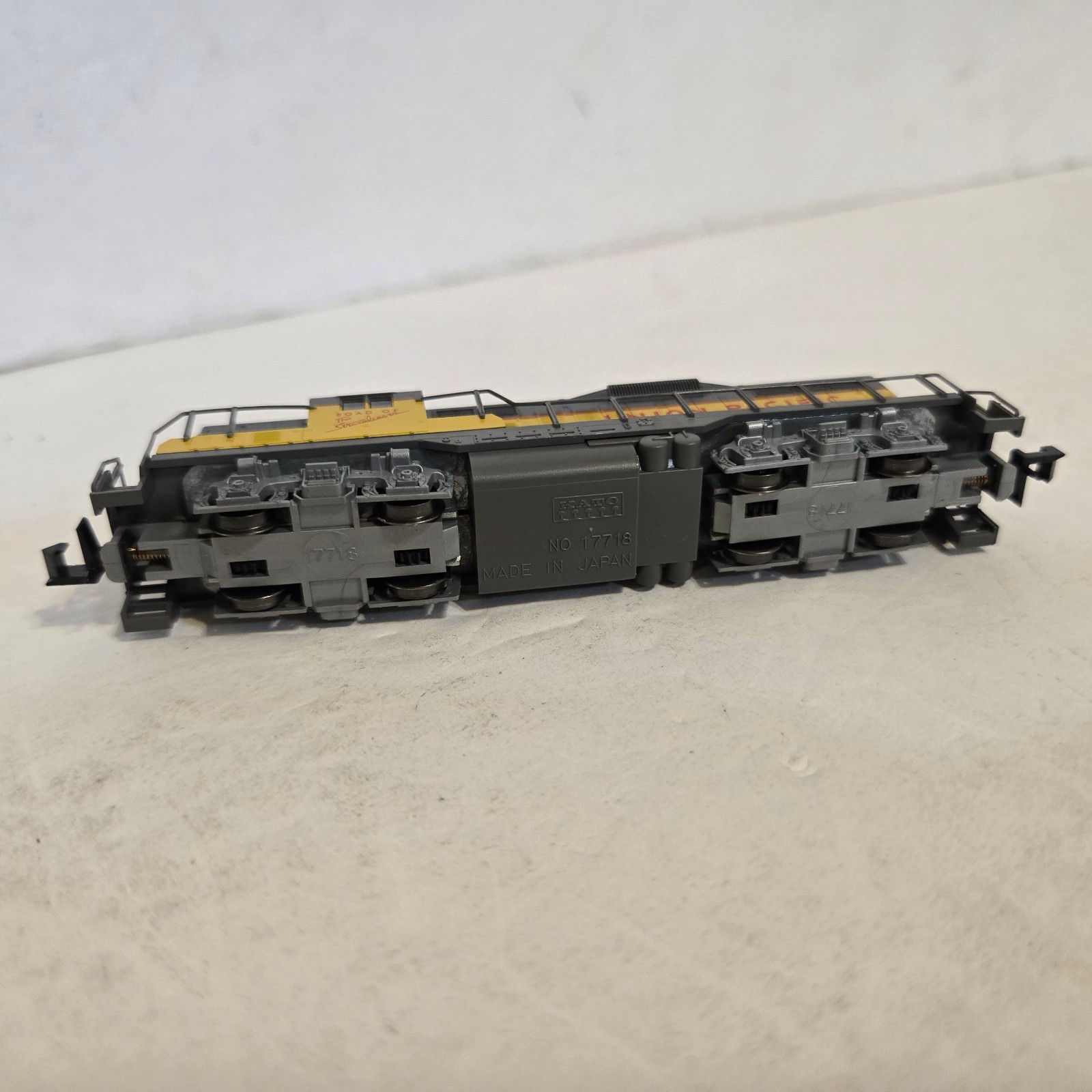 Atlas Kato 4337 N Scale Union Pacific EMD GP-9 Loco. Runs. Made in Japan.