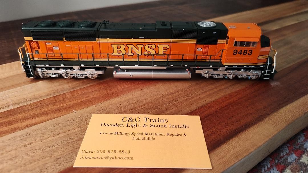 Athearn Genesis BNSF Heritage SD70MAC #9483 w/DCC & Sound and SSS