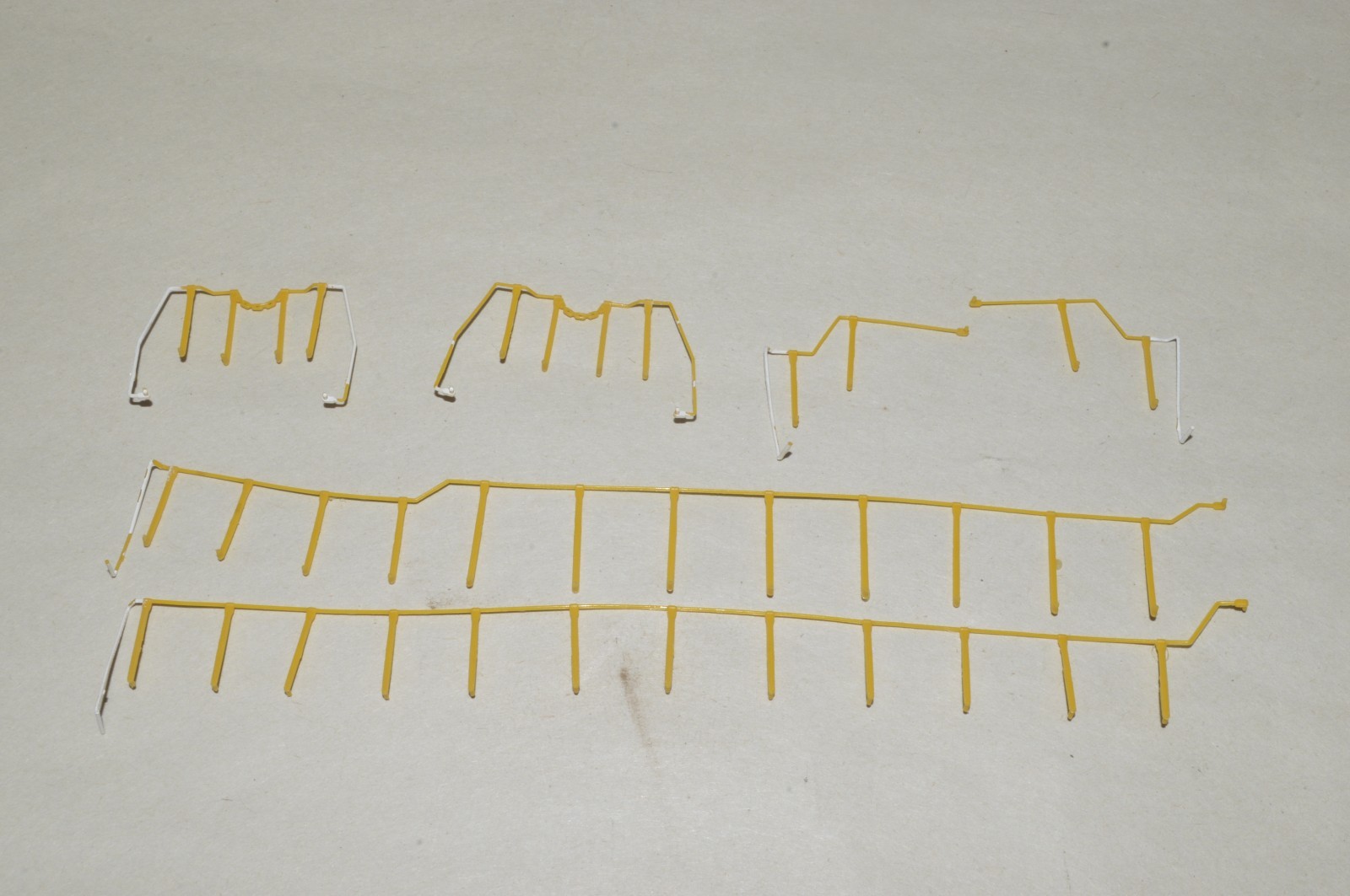 HO scale locomotive PARTS plastic Bachmann handrails set EMD SD40-2 ATSF yellow