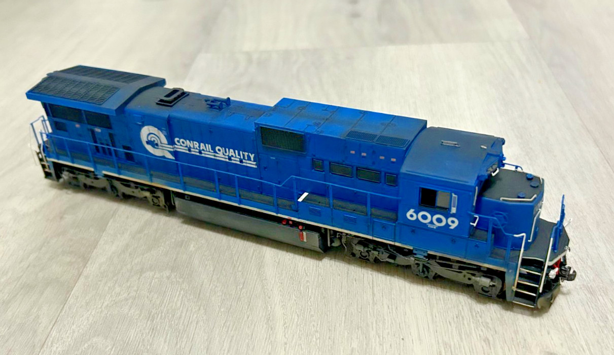 HO scale ScaleTrains C39-8 Conrail 6009 DCC/Sound SXT 38759 CR Quality