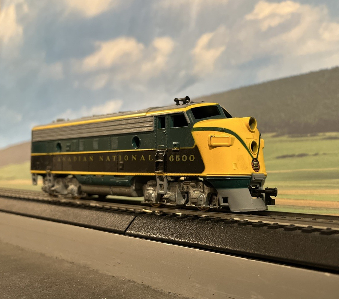 Athearn HO Scale 3025 F7A Canadian National #6500 Dummy Diesel Locomotive