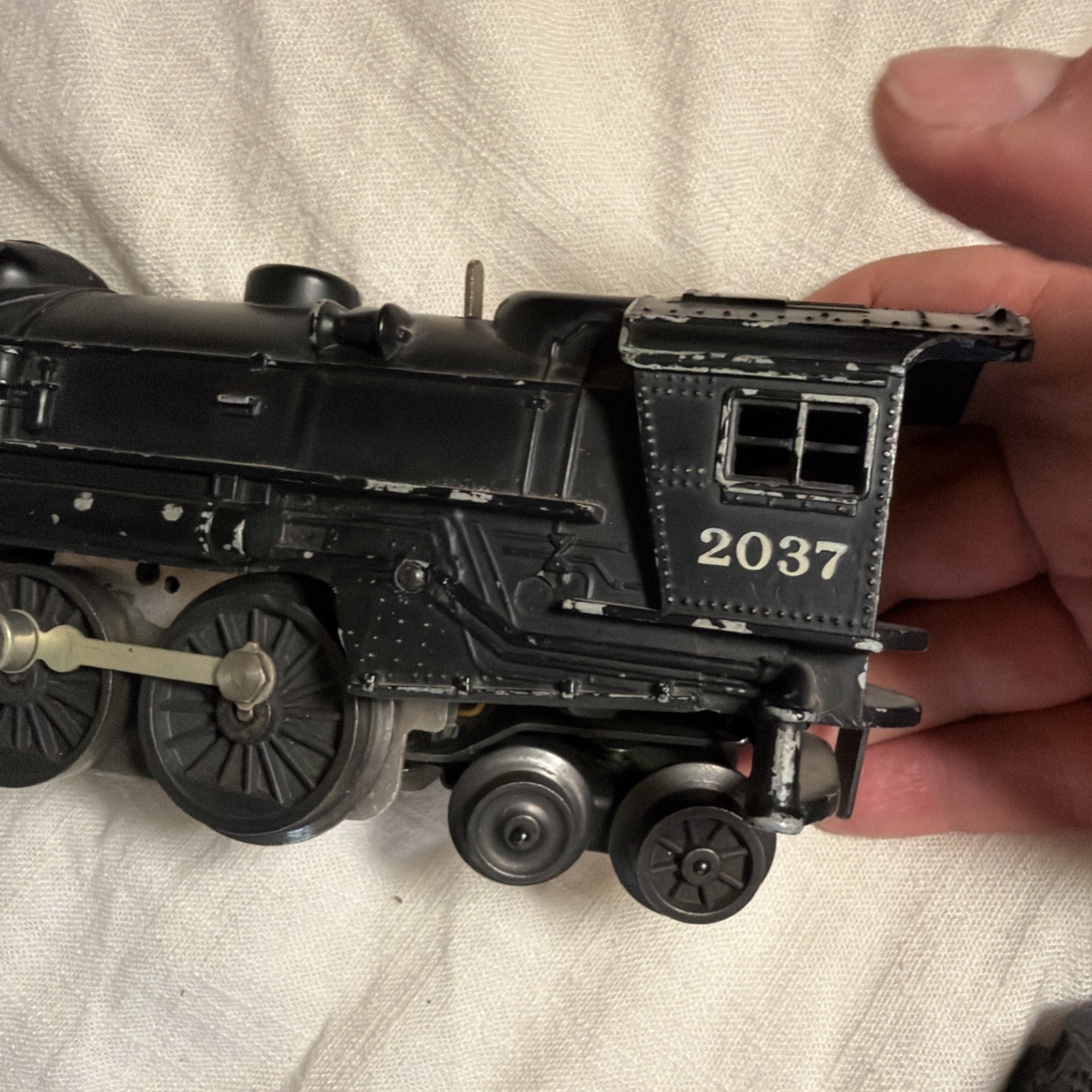 Vintage 1950’s Lionel Train Steam Engine 2037 and Coal Car Untested As Is