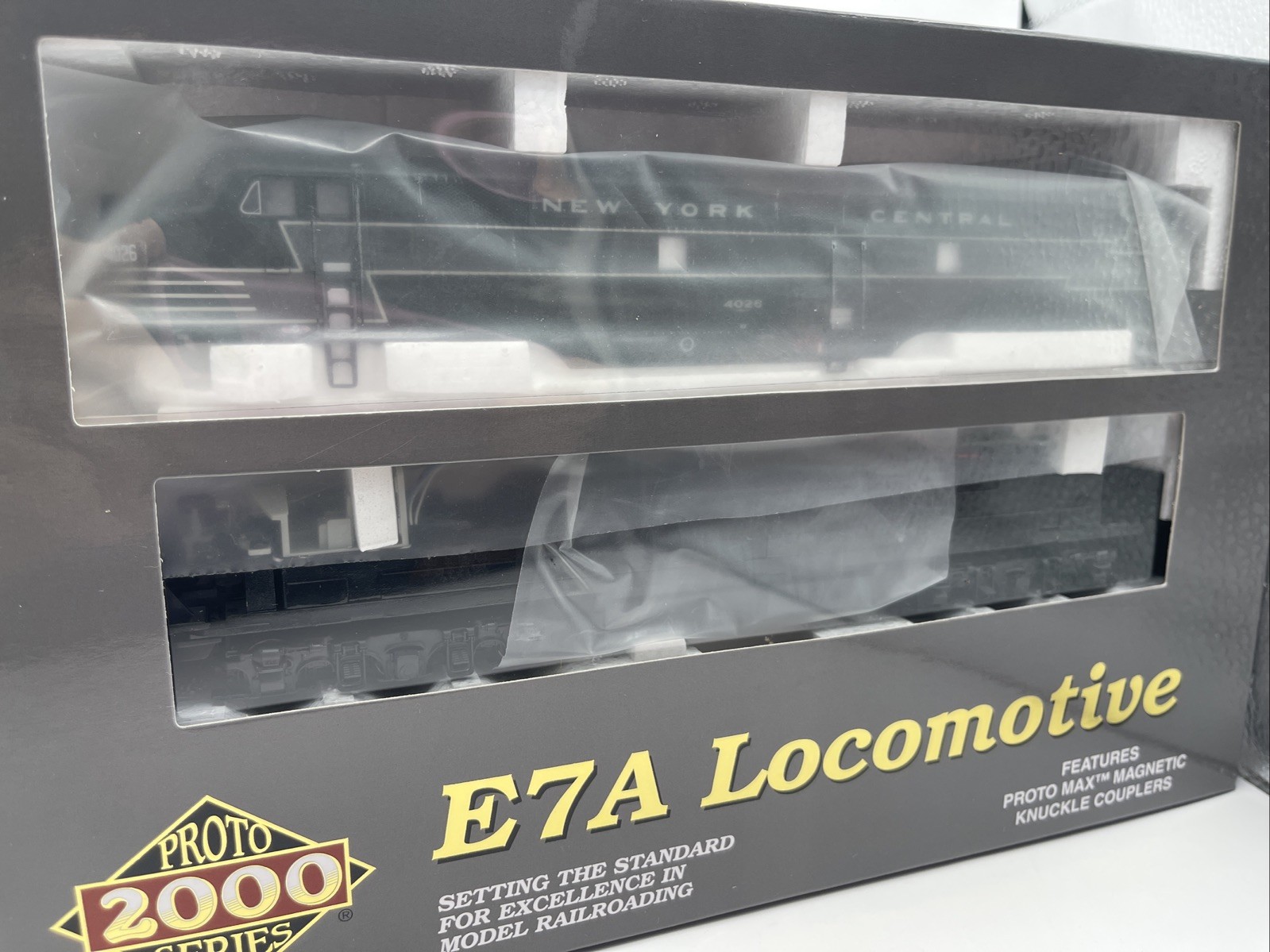 PROTO 2000 New York Central EMD E7A-E7B Phase II Diesel 4-ENGINE AB/AB SET