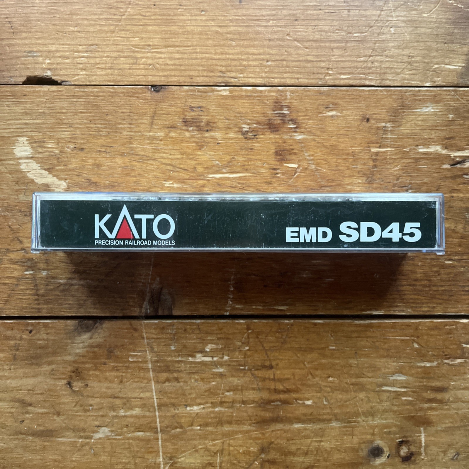 Kato N Scale 176-3106 EMD SD45 Chicago & North Western 6527