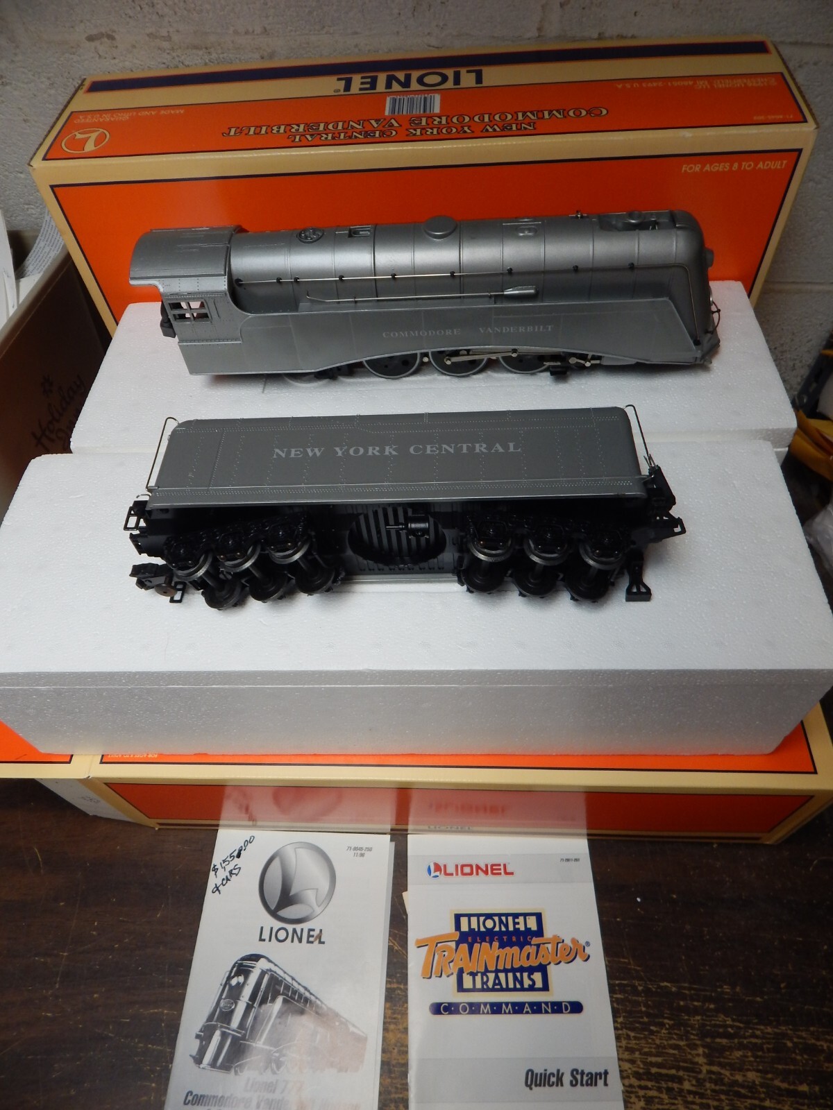 LIONEL 6-118045 NYC COMMODORE VANDERBILT ENGINE & TENDER USED VERY LITTLE IN BOX