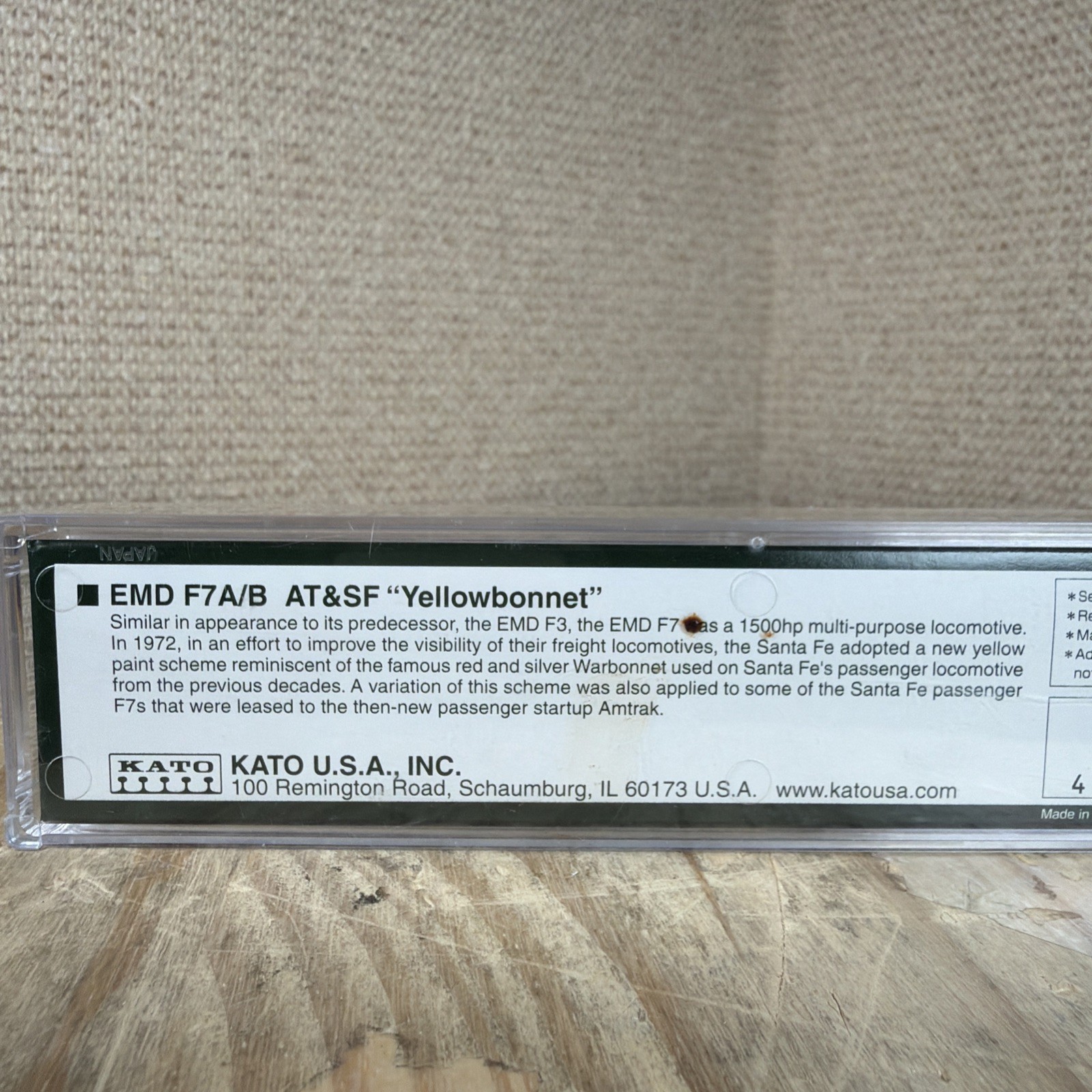 KATO 176-2215 ATSF Santa Fe Yellowbonnet Freight EMD F7B Diesel N Scale