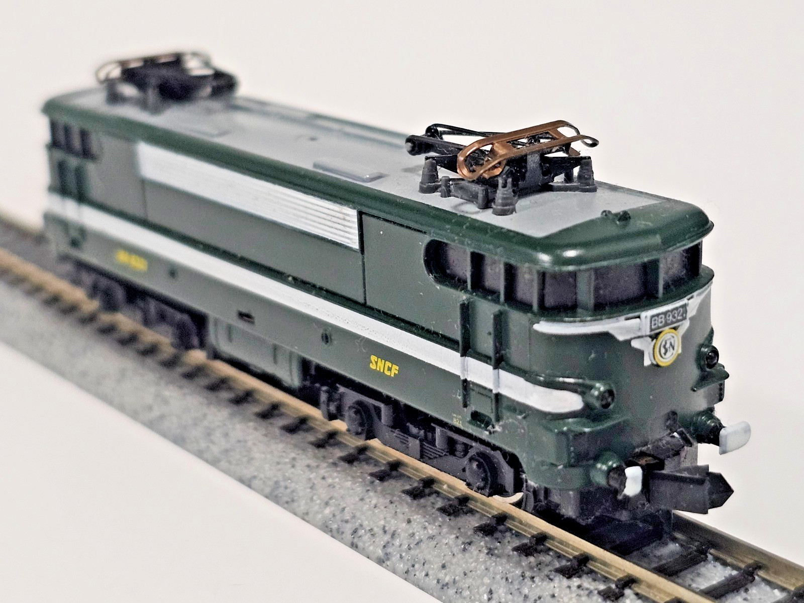 N SCALE ARNOLD RAPIDO 2482 ELECTRIC LOCOMOTIVE BB-9321 SNCF MADE IN WEST GERMANY