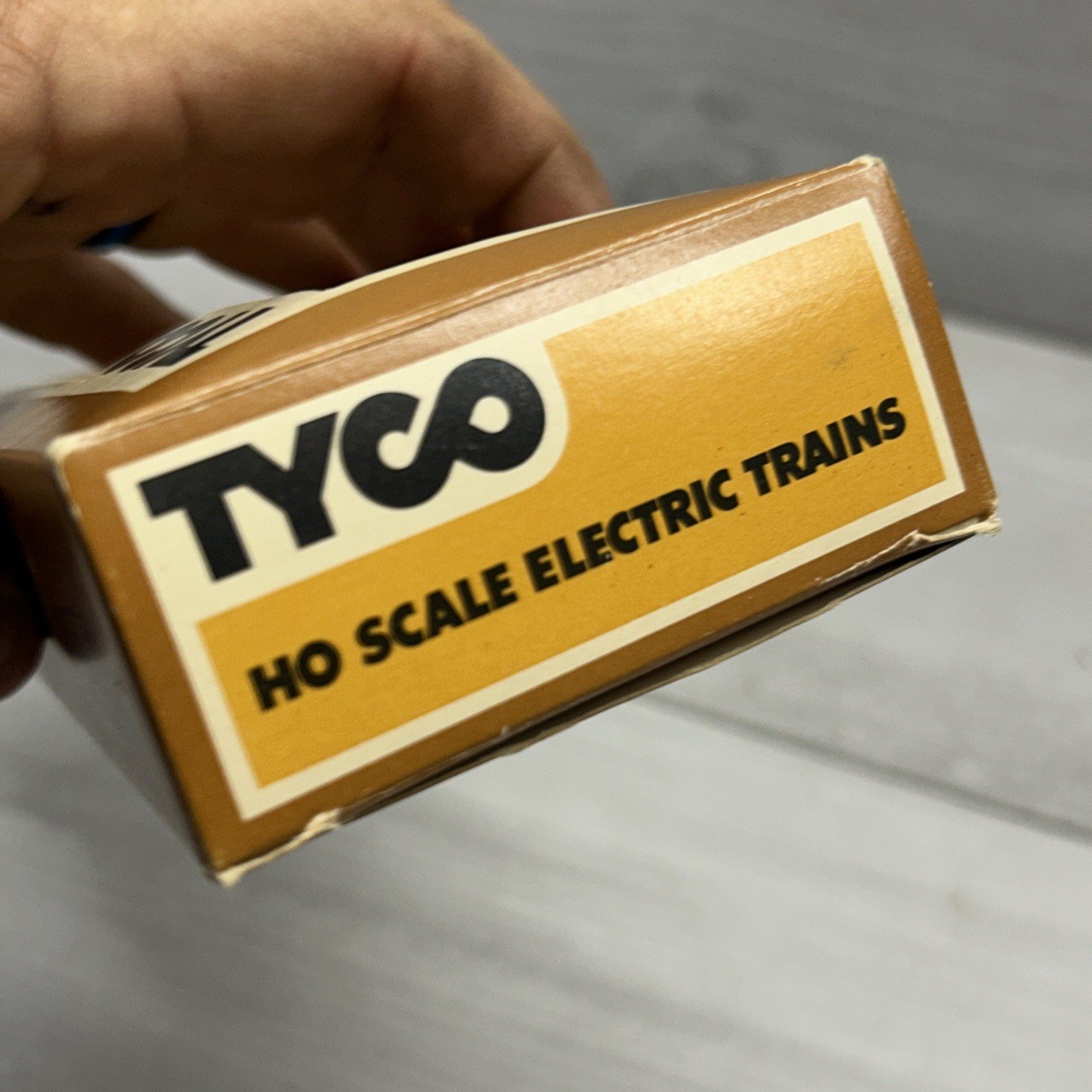 HO Scale Union Pacific Railroad 50′ High Roof Boxcar #300631