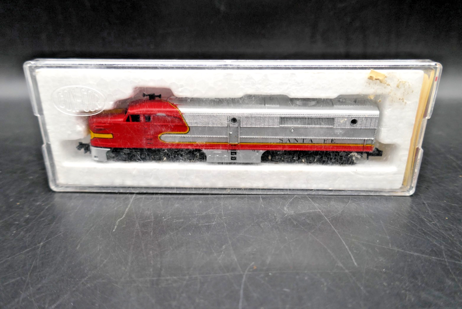 N Con-Cor 2102 Dummy Unpowered PA-1 Diesel Locomotive Santa Fe w/ Case