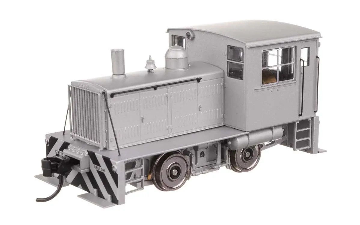Walthers HO Plymouth ML-8 Industrial Switcher Silver with Black Stripes DC 20018