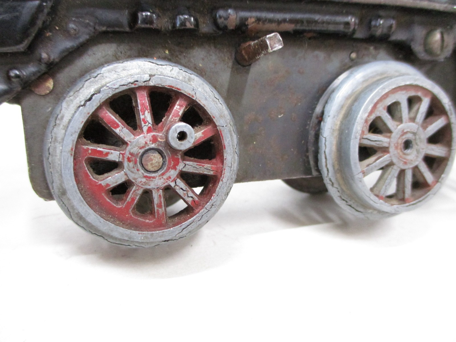 Ives No 19 Loco Cast Iron Windup 8 Inch Prewar O gauge X7728