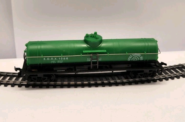 MODEL POWER HO 8032 40′ TANK CAR CITIES SERVICE E.O.R.X.1086 RAIL CAR NOS C40