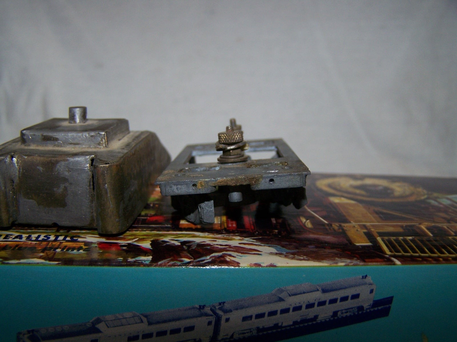 HO Scale Metal Oil Slope Back Tender