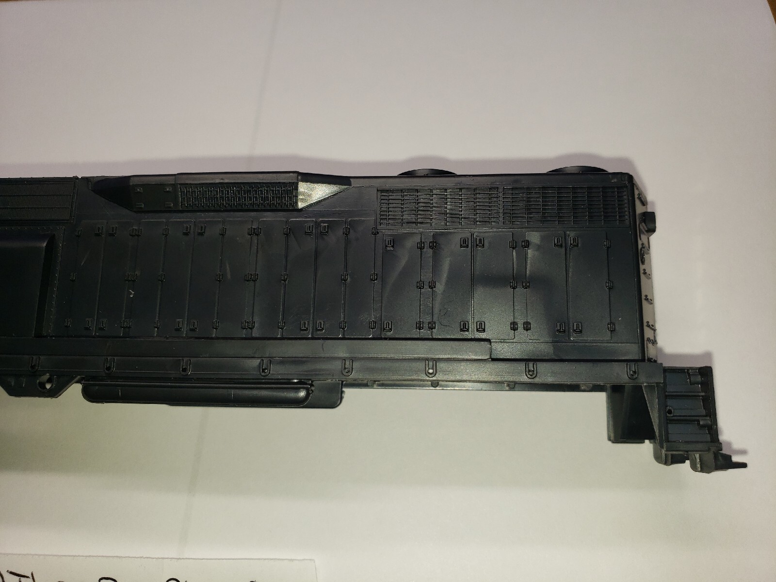 GP35 ATHEARN UNDECORATED SHELL ONLY Diesel LOCOMOTIVE Good condition