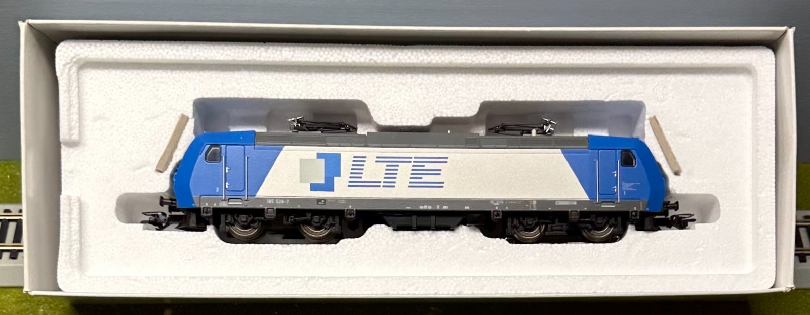Marklin 36831 HO Analog 3-Rail AC Electric Locomotive LTE185 528-7