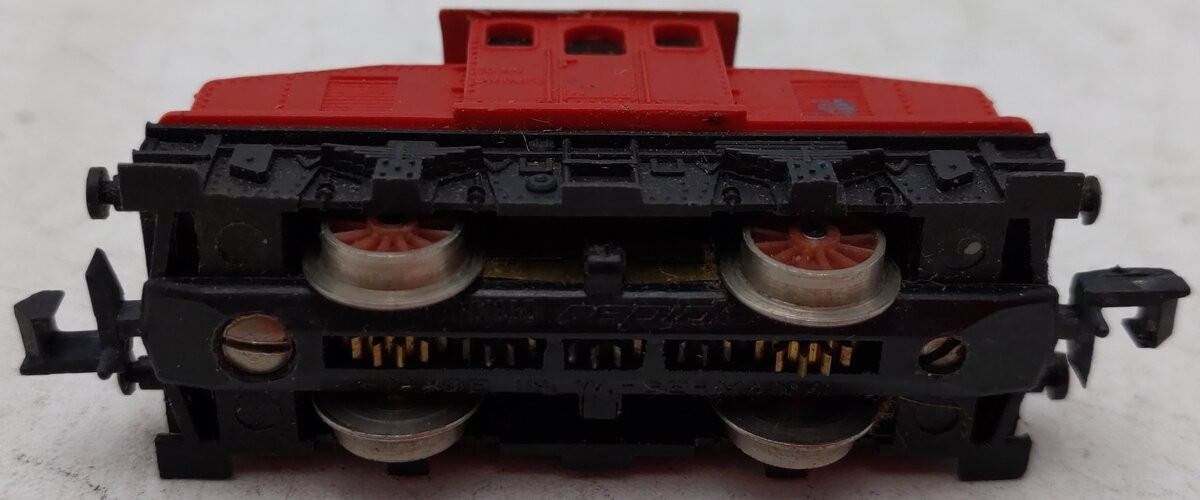 Arnold Rapido N Scale Undecorated Diesel Locomotive