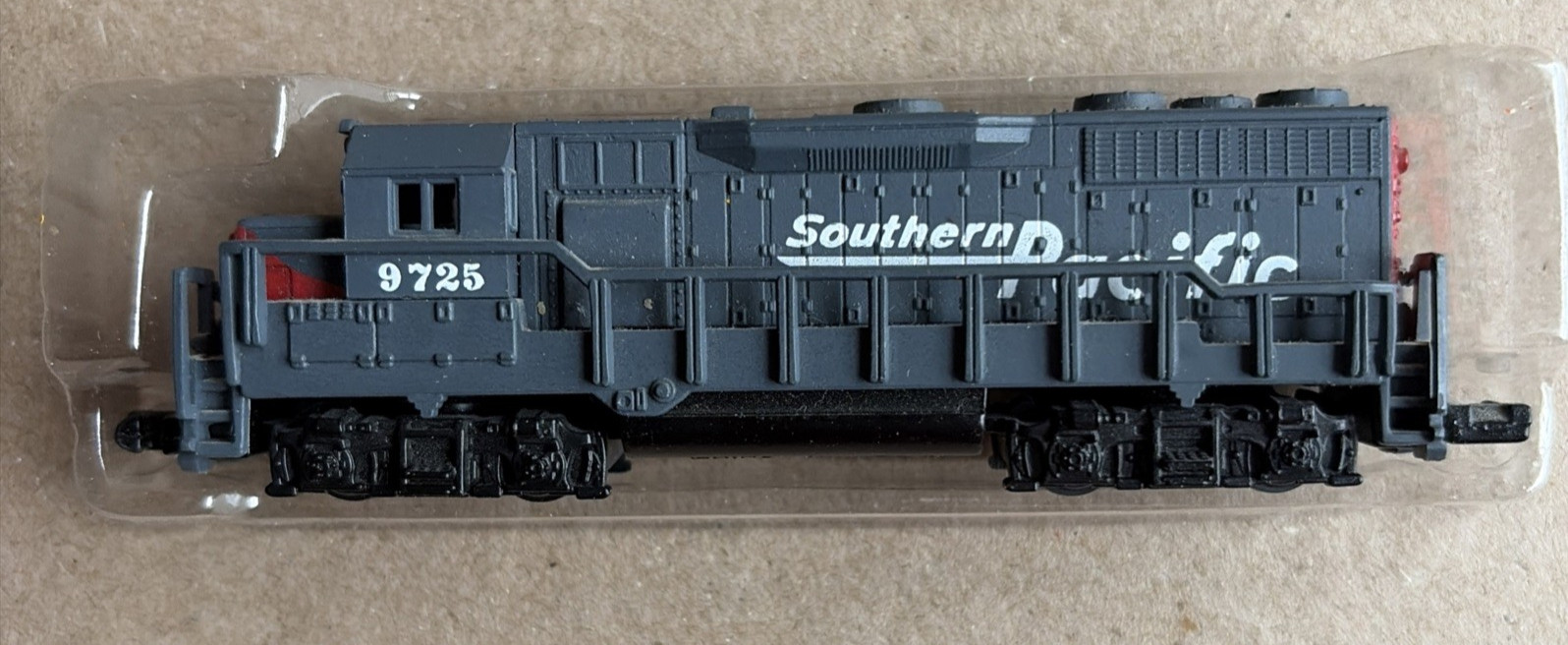 Vintage Southern Pacific Model Train Locomotive 9725 Gray, with Original Box