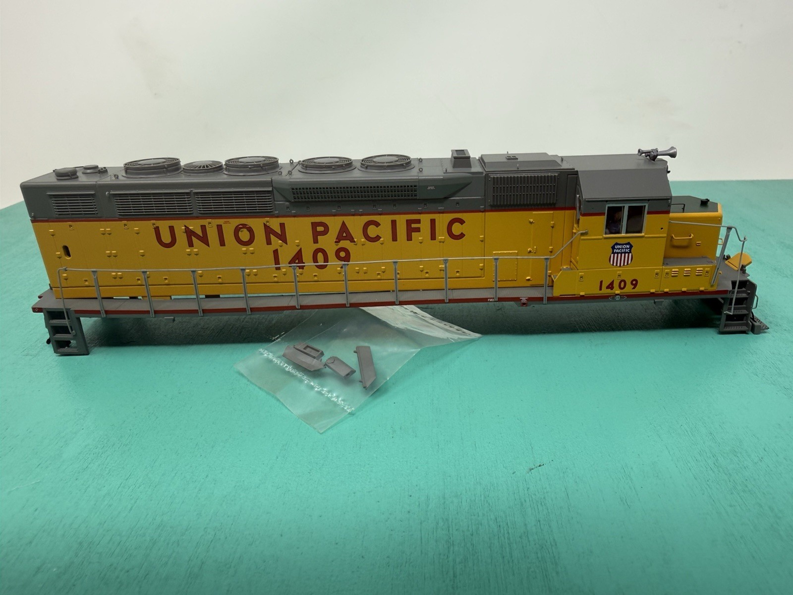 Atlas HO- SDP35 – Shell Only – Union Pacific