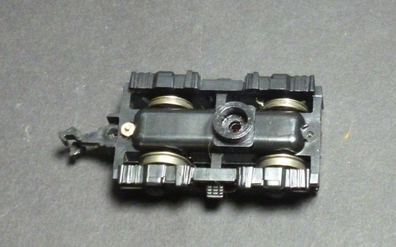 Ho AHM Diesel locomotive sharknose front truck with worm gear