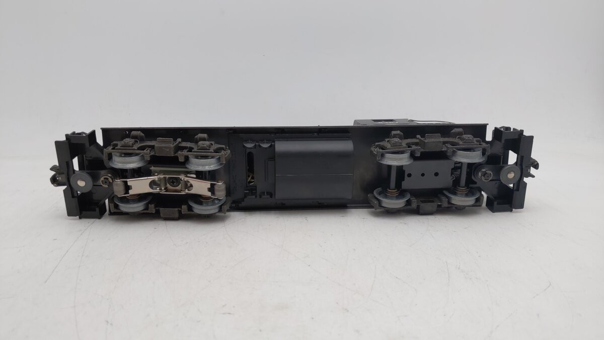 Lionel 6-8367 O Gauge Long Island GP20 Non-Powered Diesel Locomotive EX/Box
