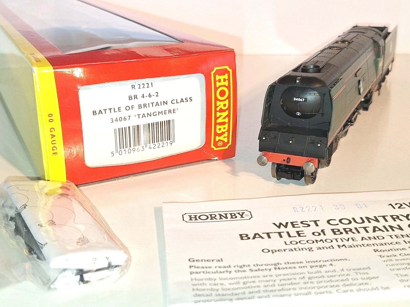 Hornby R2221 BR Tangmere 34067. New Old Stock. Mint Cond. Boxed. 2 Rail DC. OO