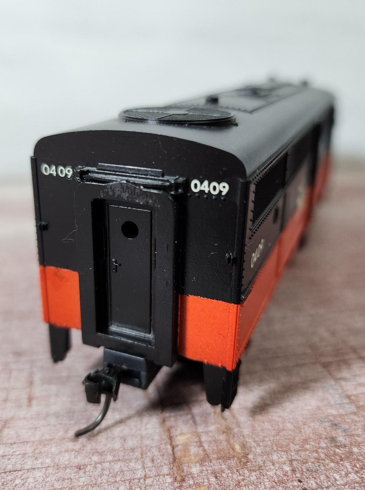 New Haven RR ALCO FA-1 Diesel Orange & Black Paint 0409 Fratesch HO Custom Paint