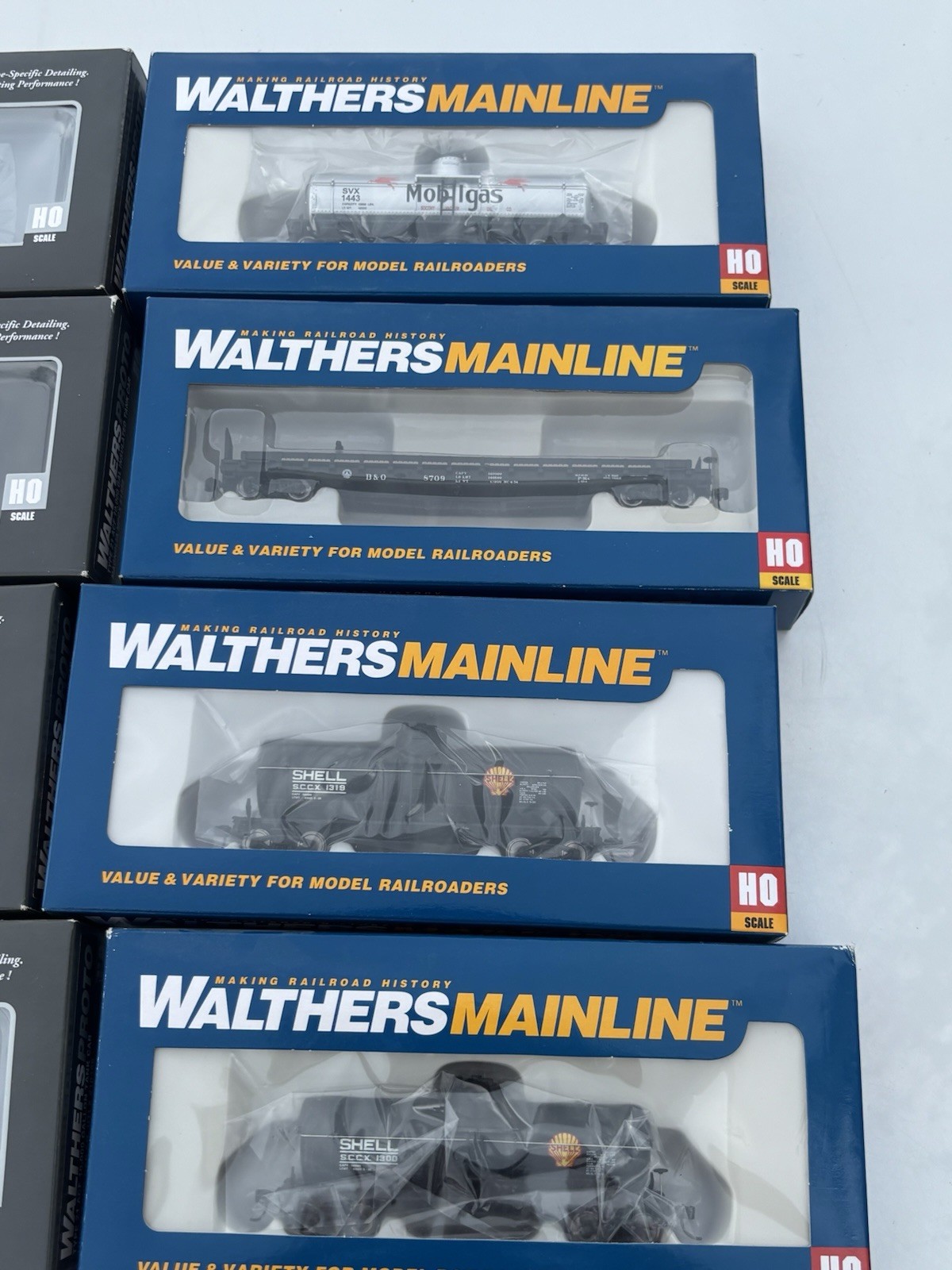 Walthers HO Scale Shell Tank Car Analog/DC Two-Rail 1:87 Type 21 AC