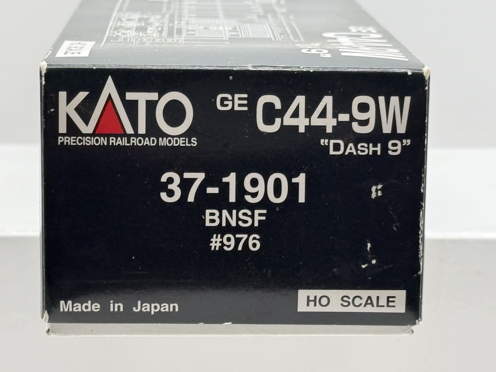 Kato HO Scale 37-1901 GE Dash 9 C44-9W BNSF #976 Locomotive w/ Box & Parts