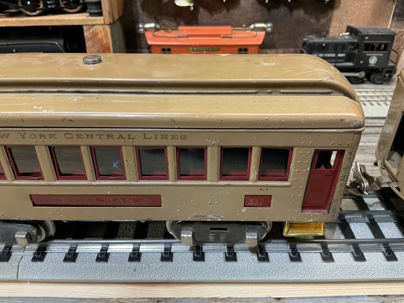 LIONEL Prewar Standard Gauge #8 TAN Locomotive with #337 & #338 Passenger Runs