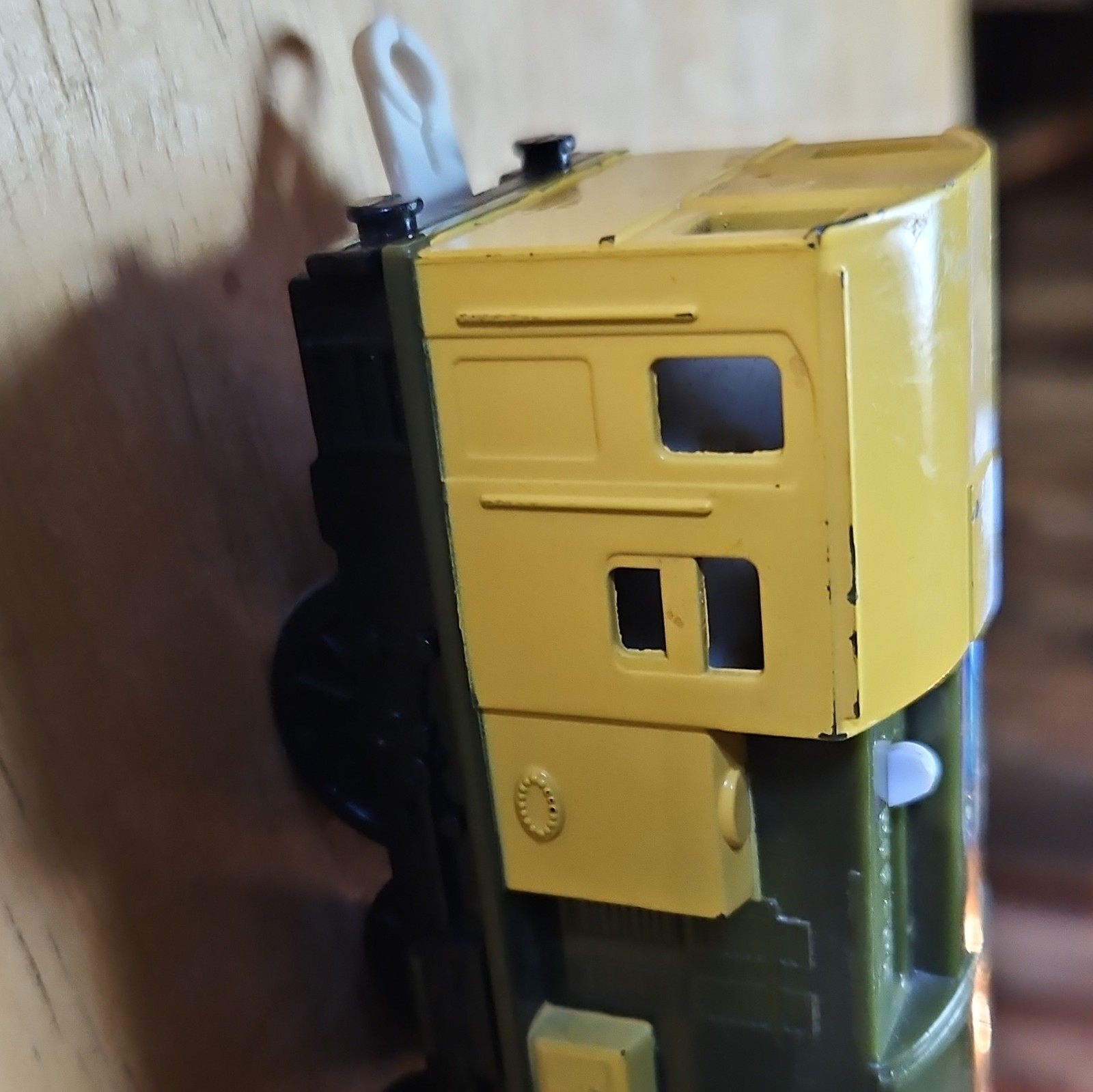 Thomas & Friends Sodor Ironworks HO Diesel Locomotive Analog Green/Yellow/Black
