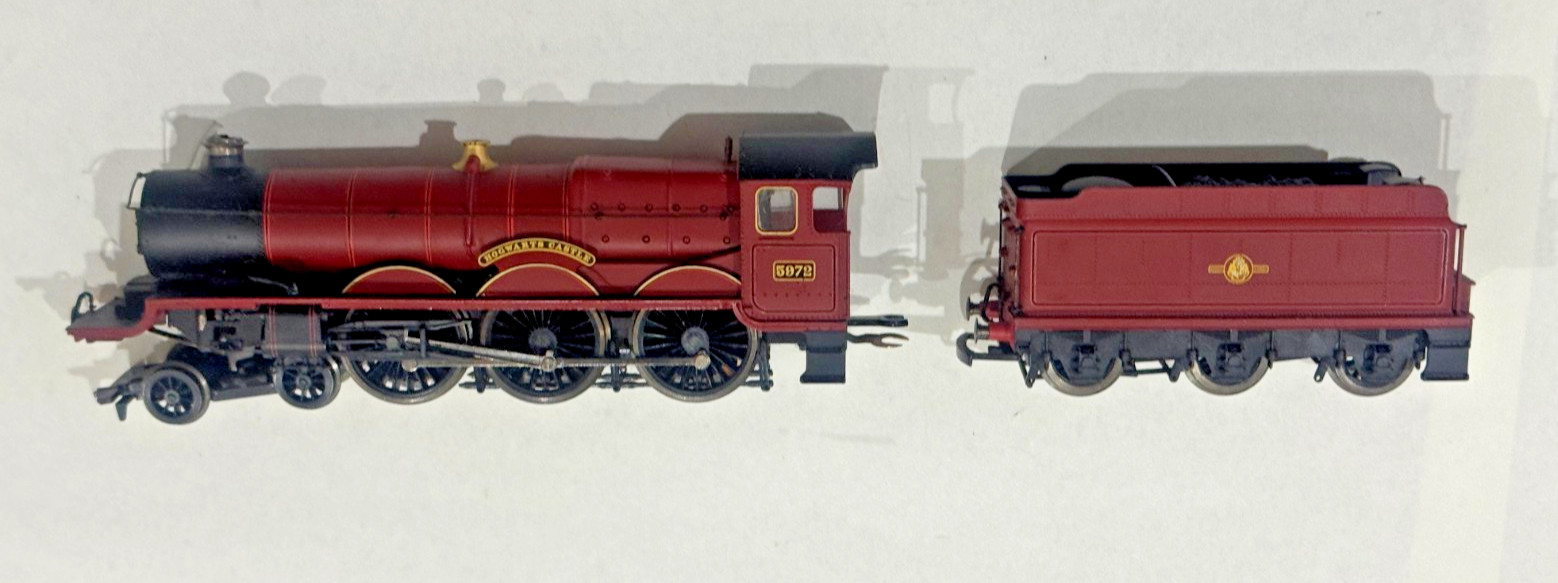 Hornby R3804 Hog Warts Castle 5972 (Unboxed)