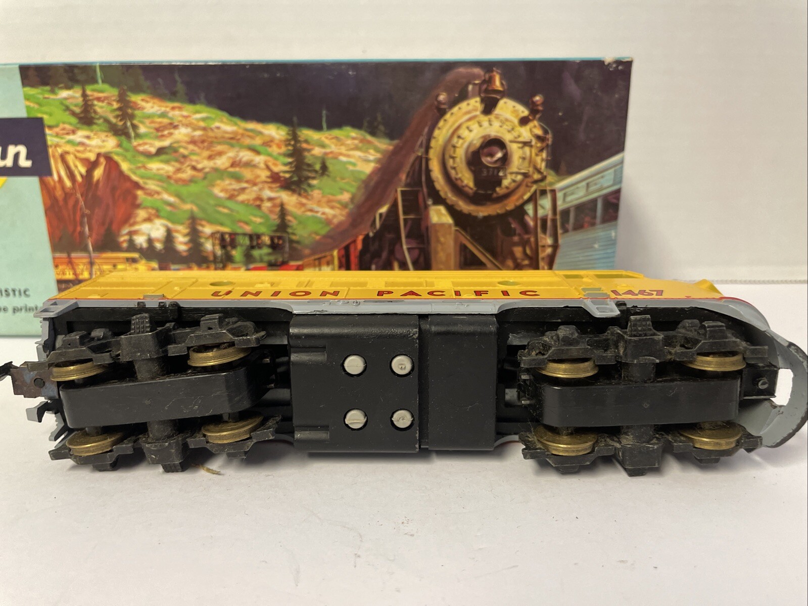 Vintage Athearn 1467 Los Angelas USA Made UNION PACIFIC Train Pair Needs Repair
