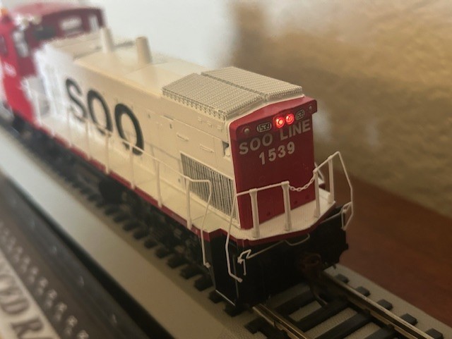 SOO LINE MP15ac SWITCHER LOCO – DC/DCC Ready – HO Scale -” GENESIS ” NEW OOP